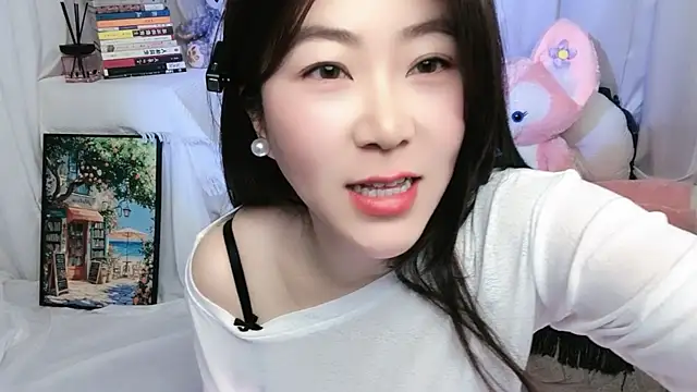 Emmaq996 online show from 04-11-26, 01:35