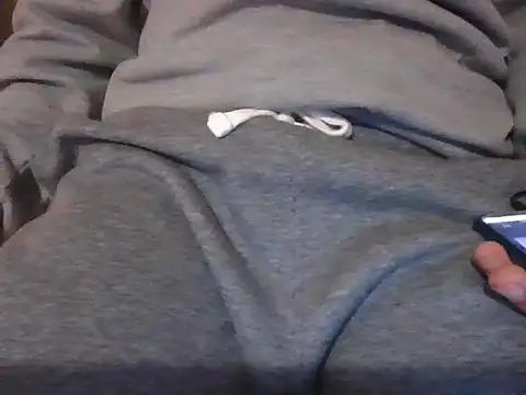 Snapshot of Bony69527g chatting on 10-27-25, 04:41 Bony69527g online show from 10-27-25, 04:41