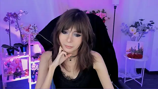 CrystallBloom online show from 12-16-25, 04:11