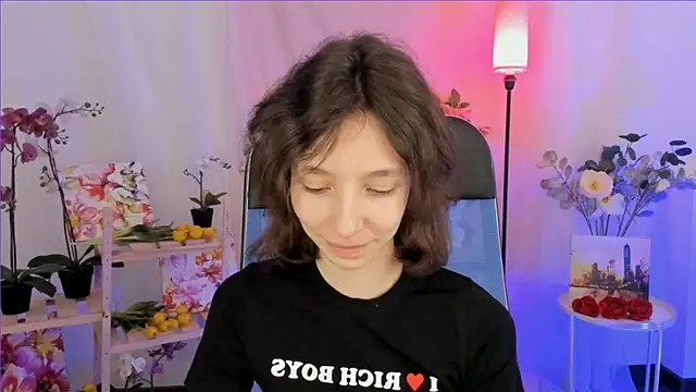 EmmanuellBrown online show from 12-23-25, 10:14