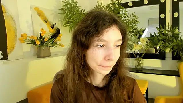 Snapshot of EmmanuellBrown chatting on 10-25-25, 04:11 EmmanuellBrown online show from 10-25-25, 04:11