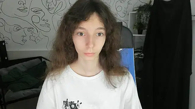 Snapshot of EmmanuellBrown chatting on 09-14-25, 04:13 EmmanuellBrown online show from 09-14-25, 04:13