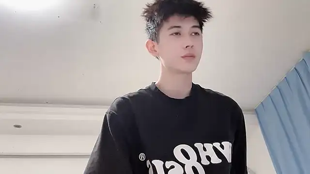 xiaojie2563 online show from 10-22-25, 12:37