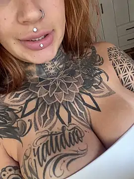 sereiaruiva99 online show from 11-10-25, 07:41