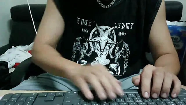 bigbb101011 online show from 10-30-25, 03:20