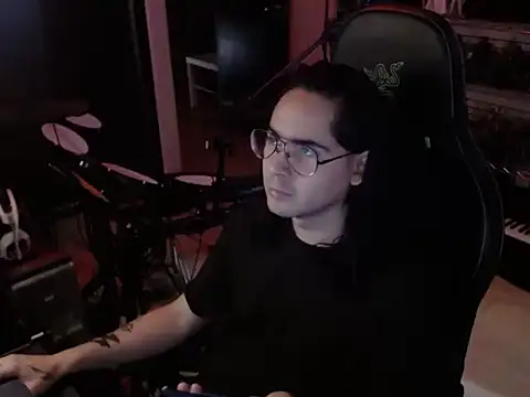 Snapshot of dorrey21 chatting on 10-13-25, 05:14 dorrey21 online show from 10-13-25, 05:14