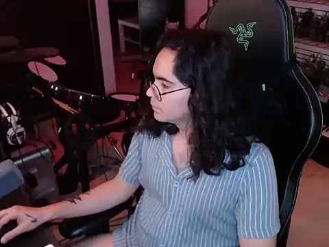 Snapshot of dorrey21 chatting on 11-16-25, 05:17 dorrey21 online show from 11-16-25, 05:17