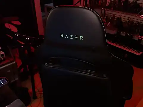 Snapshot of dorrey21 chatting on 11-11-25, 02:06 dorrey21 online show from 11-11-25, 02:06