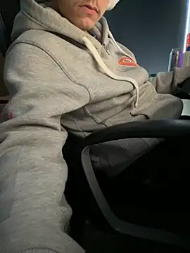 solooboy18 online show from 09-28-25, 11:50