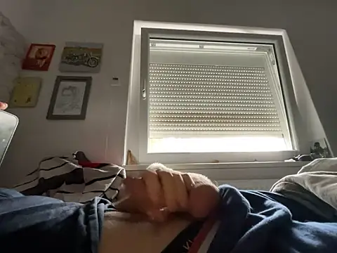 xmilolivex online show from 04-14-26, 10:31