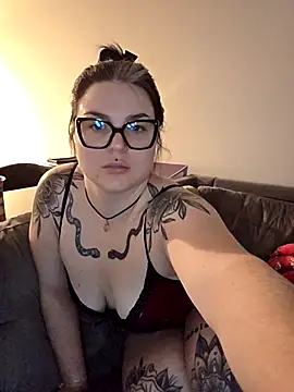 Snapshot of yourr_onlyy1 chatting on 11-16-25, 11:30 yourr onlyy1 online show from 11-16-25, 11:30