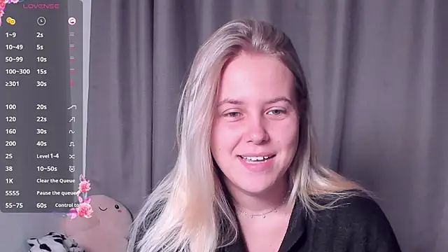 Snapshot of AngelAnty chatting on 09-20-25, 03:06 AngelAnty online show from 09-20-25, 03:06