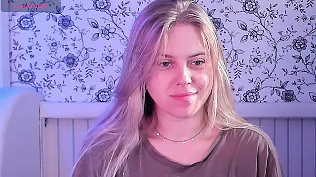 Snapshot of AngelAnty chatting on 07-08-26, 03:34 AngelAnty online show from 07-08-26, 03:34