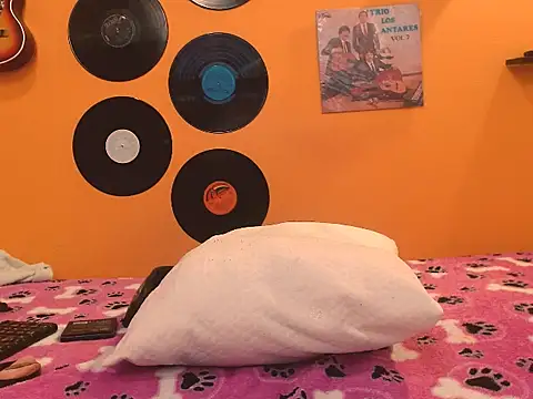 meisevil77 online show from 10-30-25, 02:10