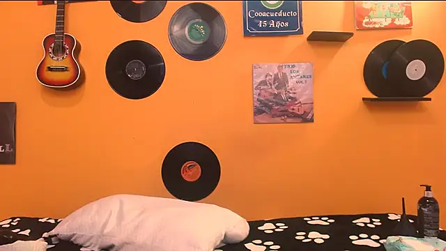 meisevil77 online show from 12-21-25, 02:57