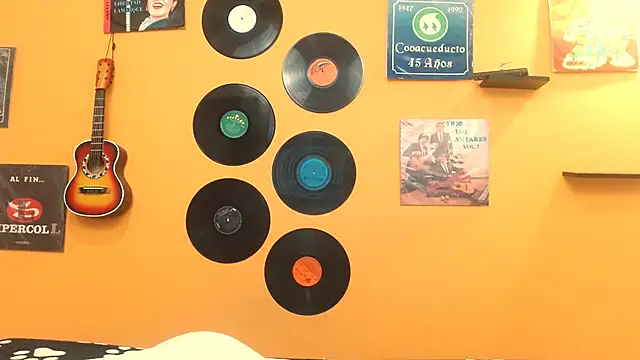 meisevil77 online show from 09-10-25, 03:27