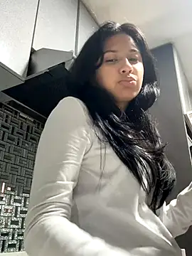 lynn9000 online show from 10-04-25, 06:59