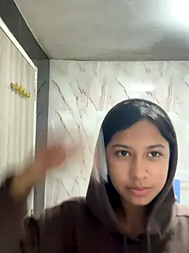 lynn9000 online show from 10-03-25, 06:04