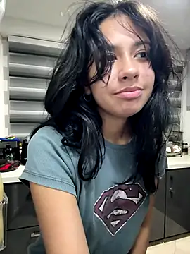 lynn9000 online show from 11-15-25, 05:33