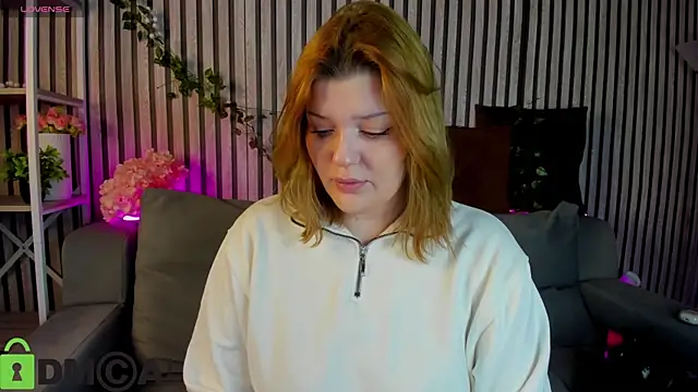 Snapshot of Michele_Greenn chatting on 02-27-26, 01:06 Michele Greenn online show from 02-27-26, 01:06