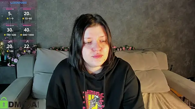 Michele Greenn online show from 10-28-25, 01:06