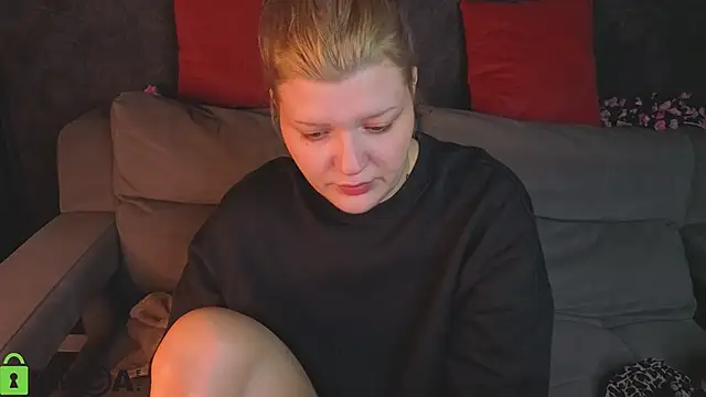 Snapshot of Michele_Greenn chatting on 05-30-26, 01:12 Michele Greenn online show from 05-30-26, 01:12