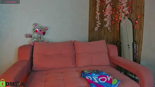 Michele Greenn online show from 04-06-26, 01:12