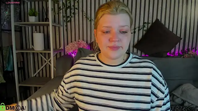 Snapshot of Michele_Greenn chatting on 06-04-26, 01:10 Michele Greenn online show from 06-04-26, 01:10