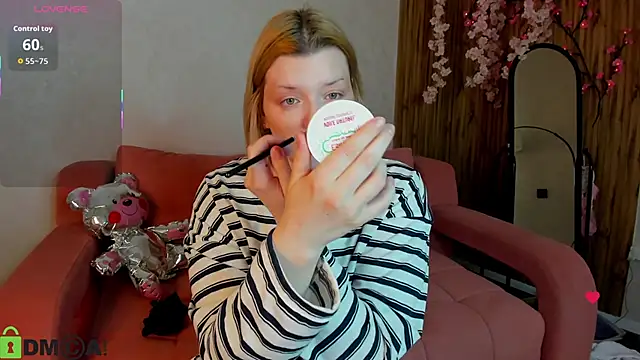 Michele Greenn online show from 04-12-26, 01:09