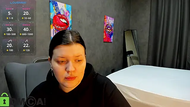 Michele Greenn online show from 10-29-25, 01:04