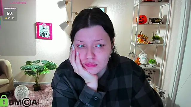 Michele Greenn online show from 11-18-25, 03:04