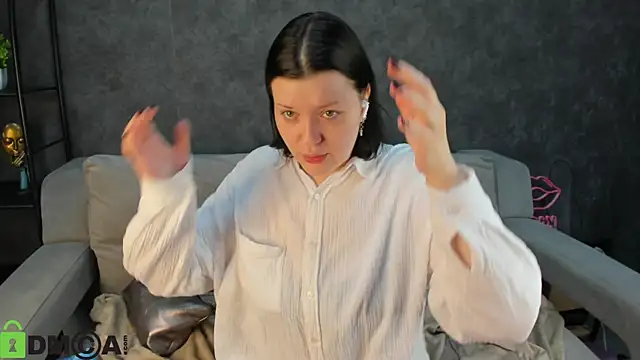 Michele Greenn online show from 10-13-25, 01:18