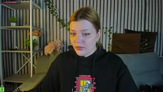 Snapshot of Michele_Greenn chatting on 02-28-26, 01:05 Michele Greenn online show from 02-28-26, 01:05