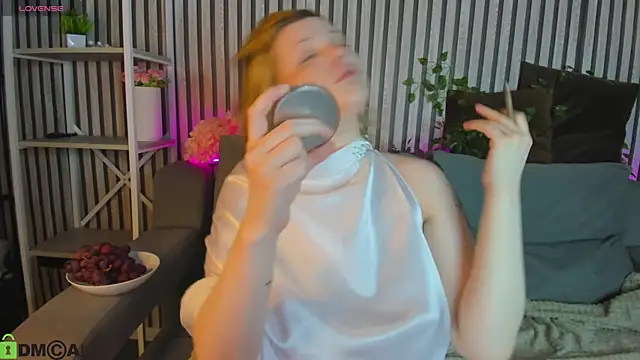 Michele Greenn online show from 04-11-26, 01:13