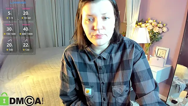 Michele Greenn online show from 10-23-25, 01:04