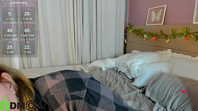 Snapshot of Michele_Greenn chatting on 02-15-26, 07:51 Michele Greenn online show from 02-15-26, 07:51