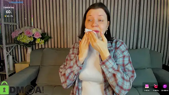 Michele Greenn online show from 10-15-25, 01:15