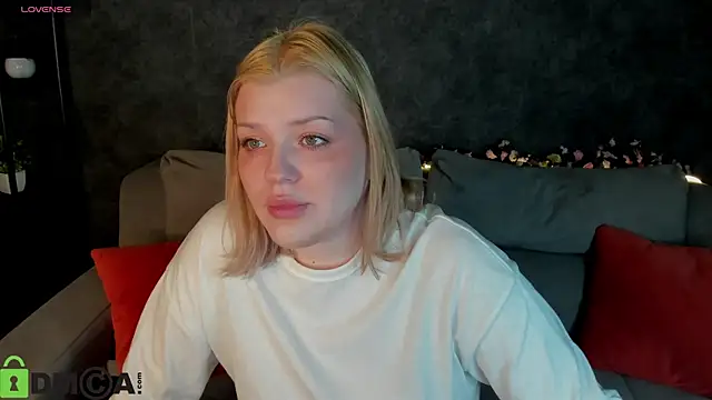 Snapshot of Michele_Greenn chatting on 04-24-26, 01:07 Michele Greenn online show from 04-24-26, 01:07