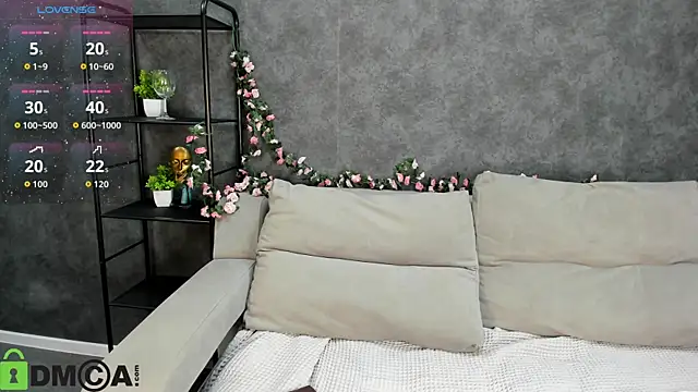 Michele Greenn online show from 10-26-25, 01:06