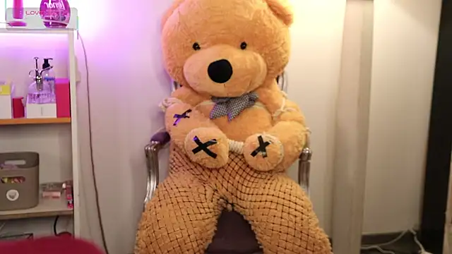 NovaHollisx online show from 03-29-26, 04:14