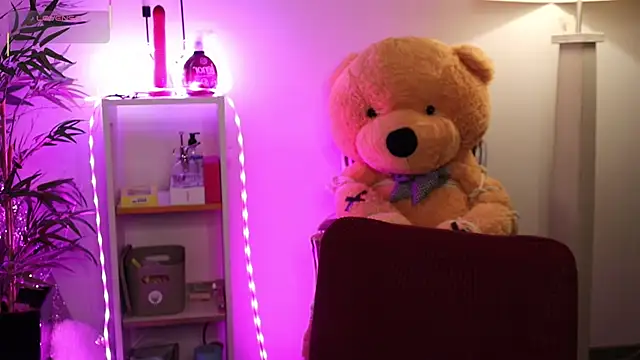 NovaHollisx online show from 04-07-26, 03:52