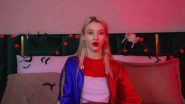 StacyEvances online show from 10-31-25, 06:32