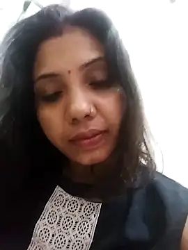 Snapshot of Madem-18 chatting on 09-12-25, 04:07 Madem-18 online show from 09-12-25, 04:07