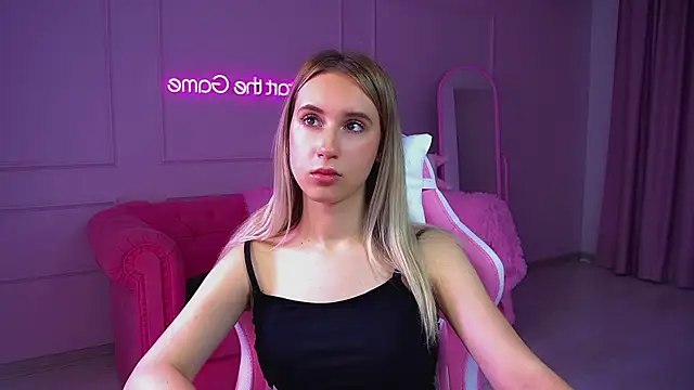 Snapshot of VictoriaHopsons chatting on 09-21-25, 06:40 VictoriaHopsons online show from 09-21-25, 06:40