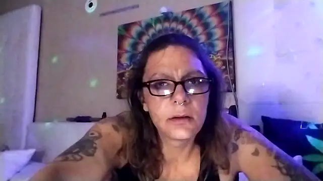 SparklesB1tch online show from 04-27-26, 04:10