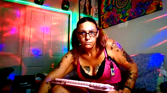 SparklesB1tch online show from 11-20-25, 03:29