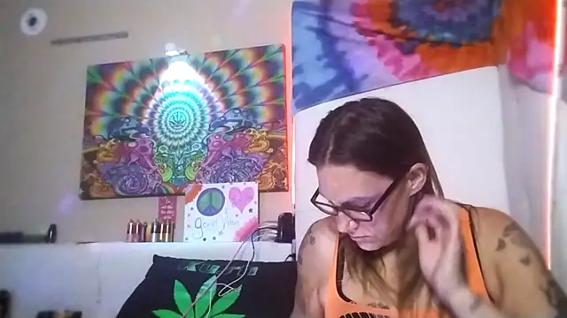 SparklesB1tch online show from 04-28-26, 10:30