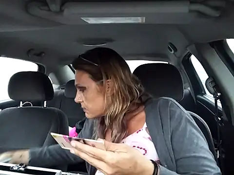 SparklesB1tch online show from 11-20-25, 11:25