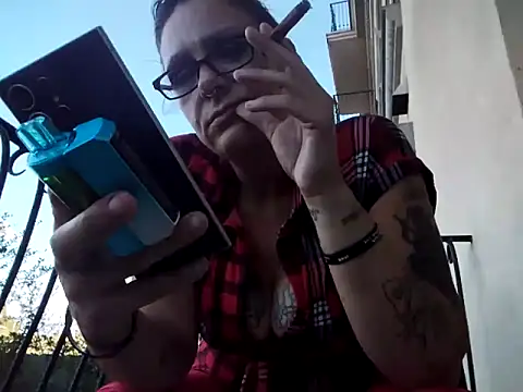 SparklesB1tch online show from 11-22-25, 11:25