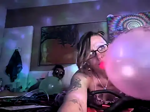 SparklesB1tch online show from 04-08-26, 09:33